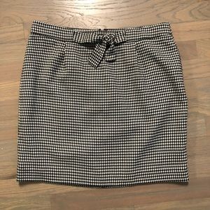 LOFT Houndstooth Skirt - size 8